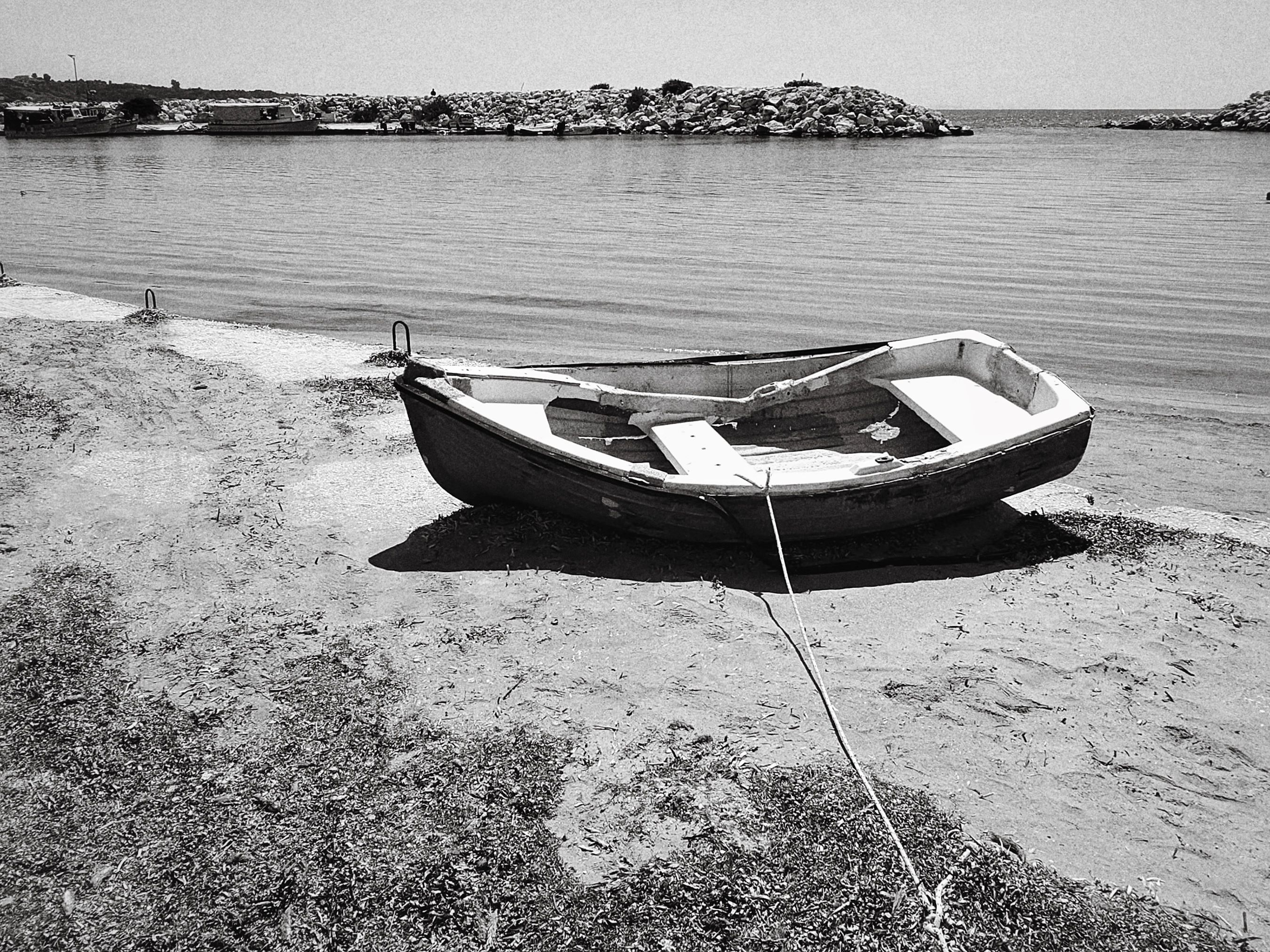 Boat on sand (black and white)