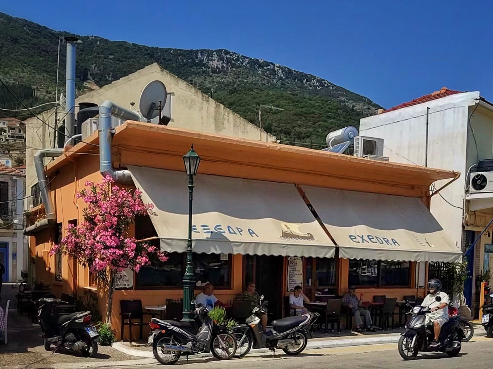 Exedra Taverna (colour)